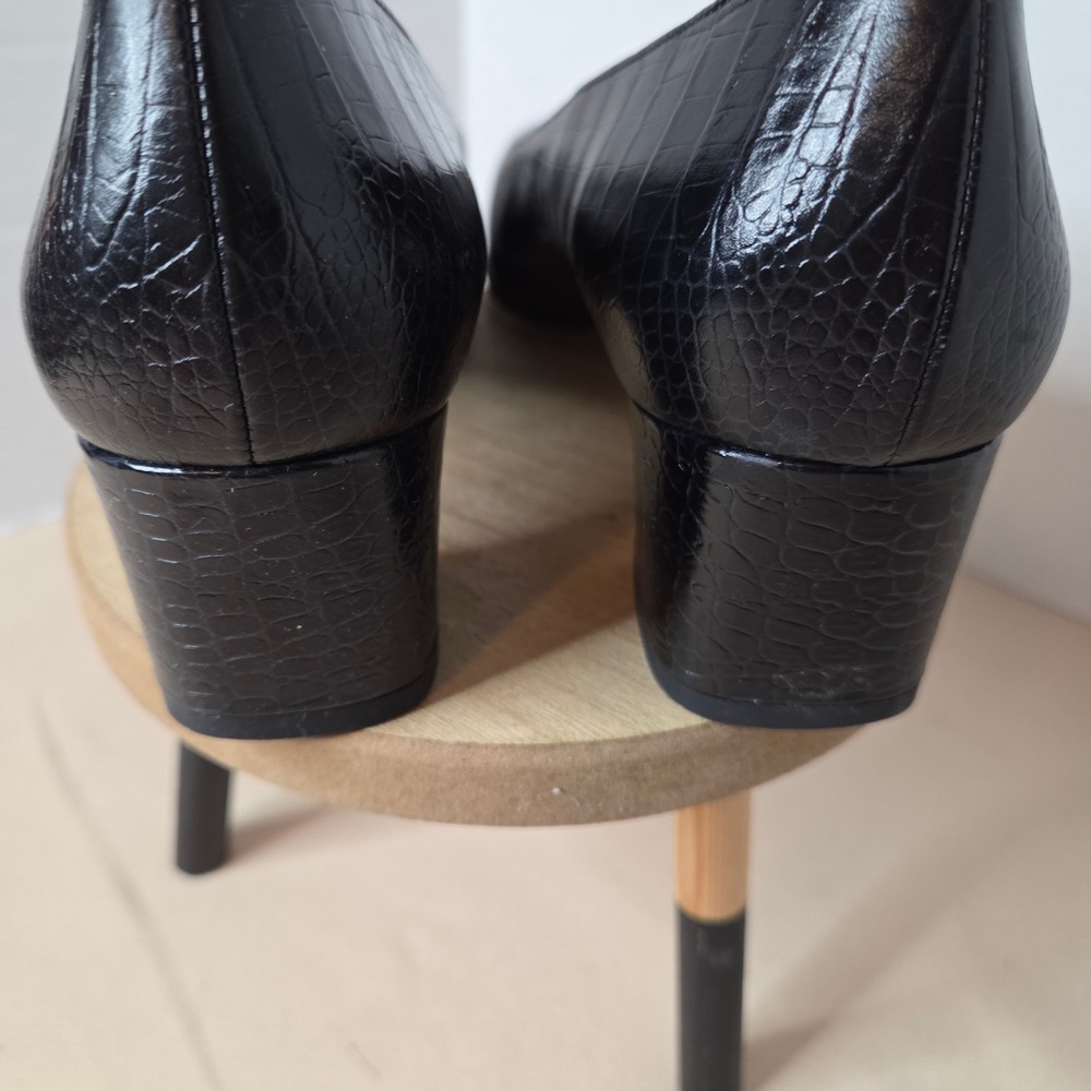 Salvatore Ferragamo Black Croc Embossed Leather Pumps Block Heel Sz 7 2A Narrow - Picture 8 of 16
